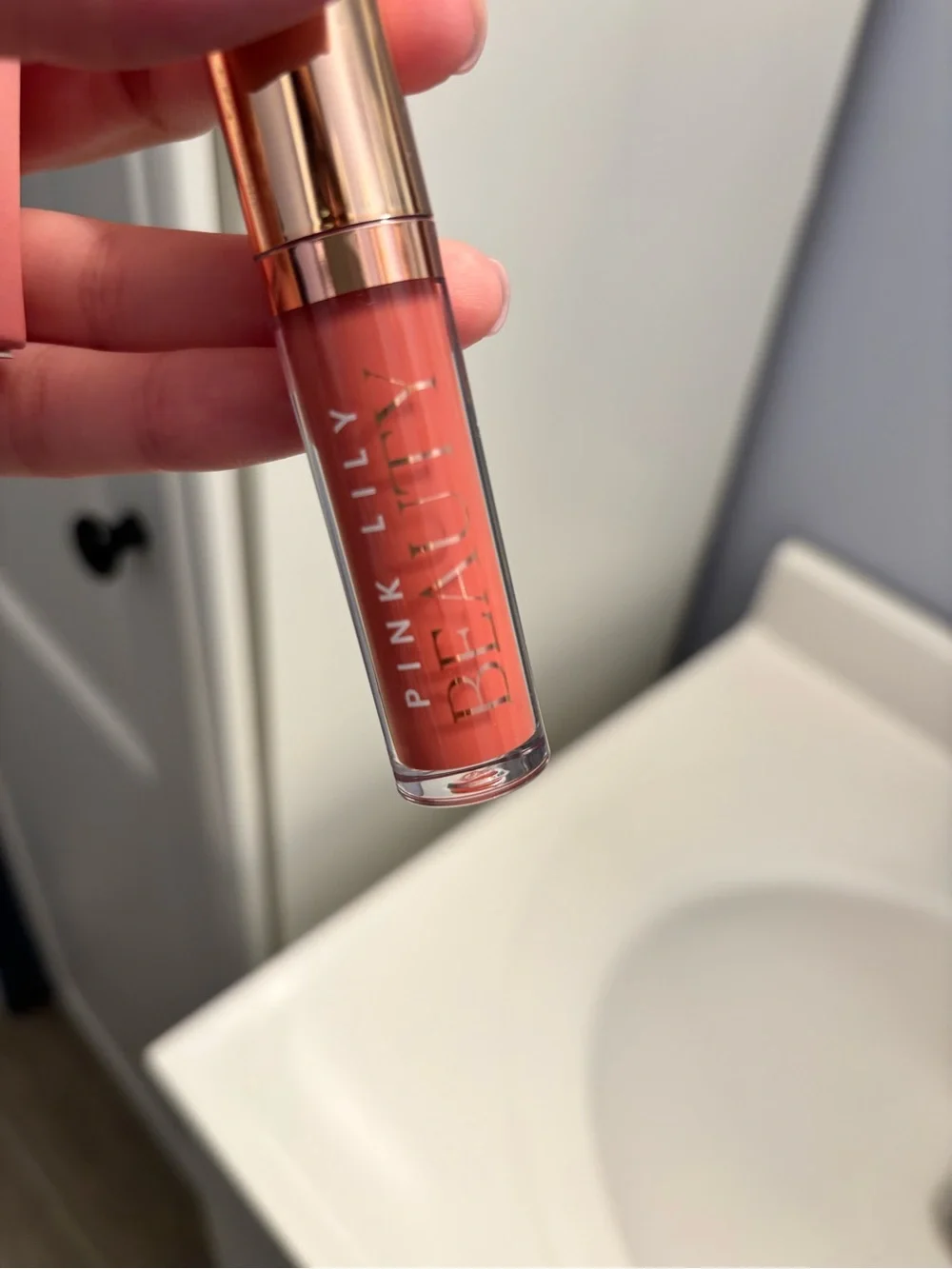 Pink Lily Lip Oil in Dusty Rose